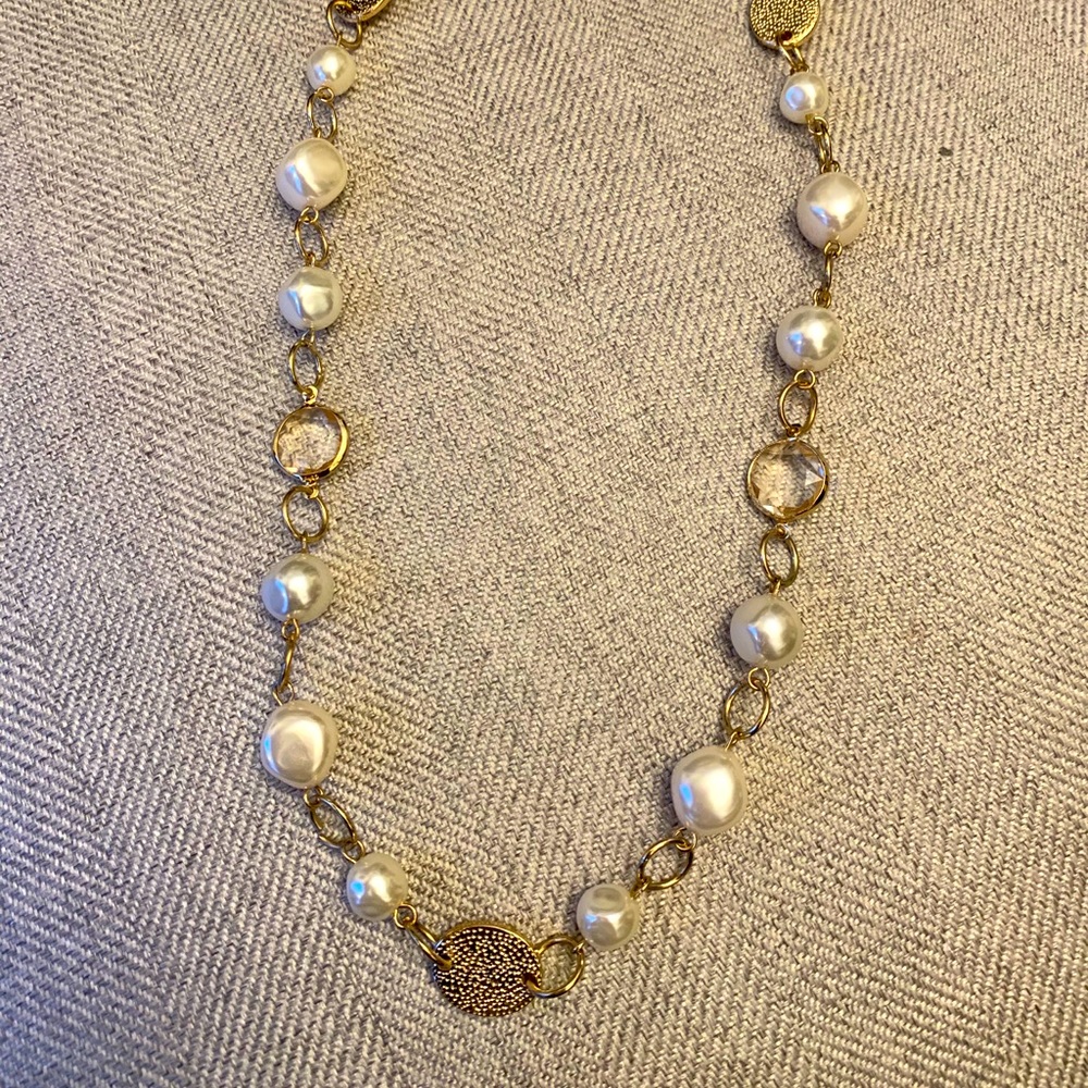 NWT, Fashion Focus Accessories  faux pearl
